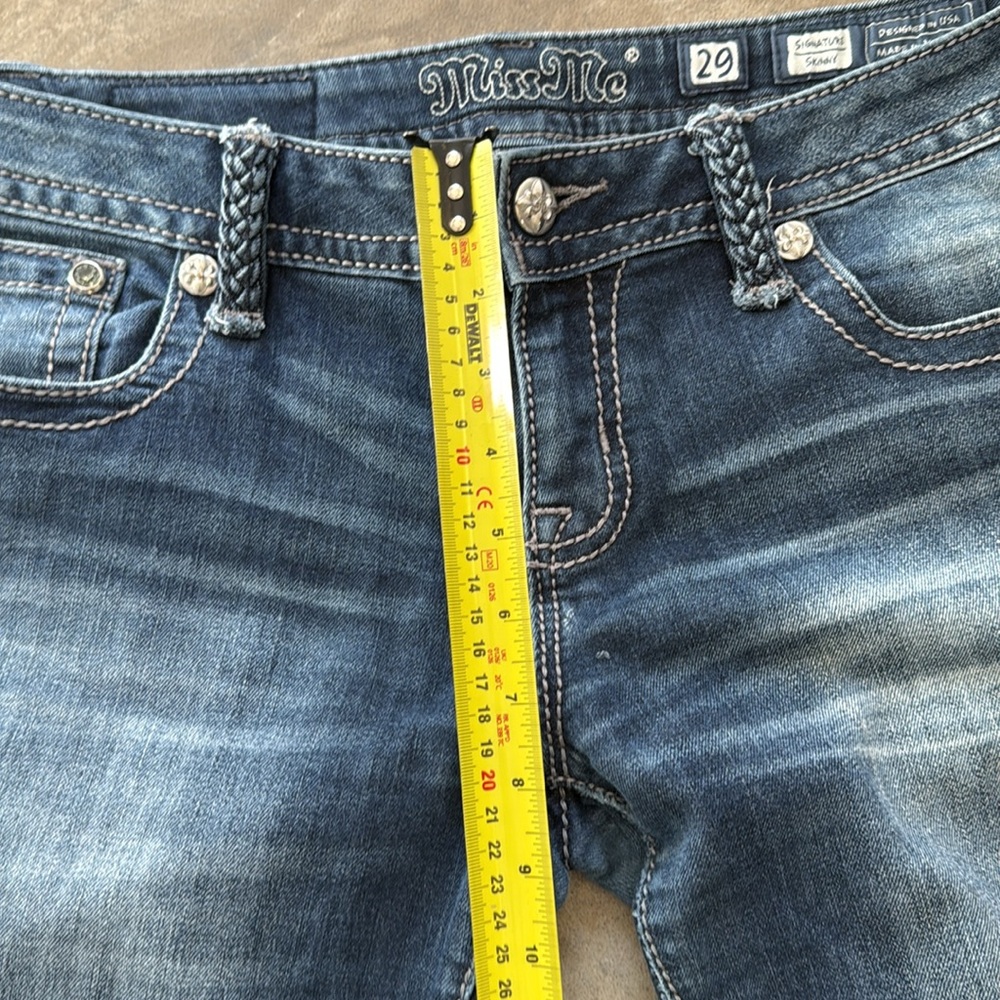 Miss Me 29 signature skinny These are stylish Miss Me bootcut jeans. Like new - Picture 8 of 16
